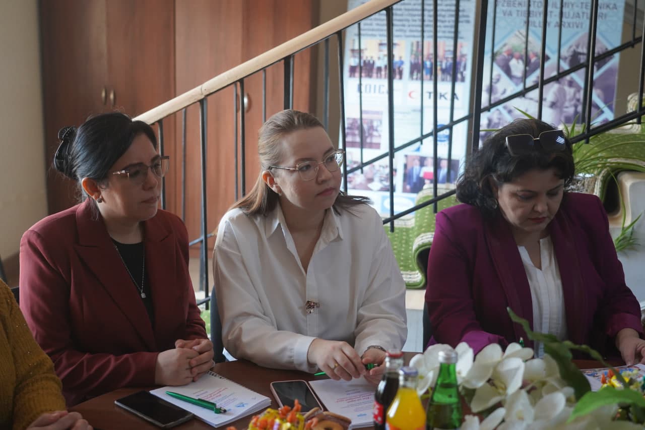 O‘zbekiston Ilmiy-texnika va tibbiy hujjatlar milliy arxivi binosida “Ilm va ayol: barqaror jamiyat sari” mavzusida davra suhbati tashkil etildi.