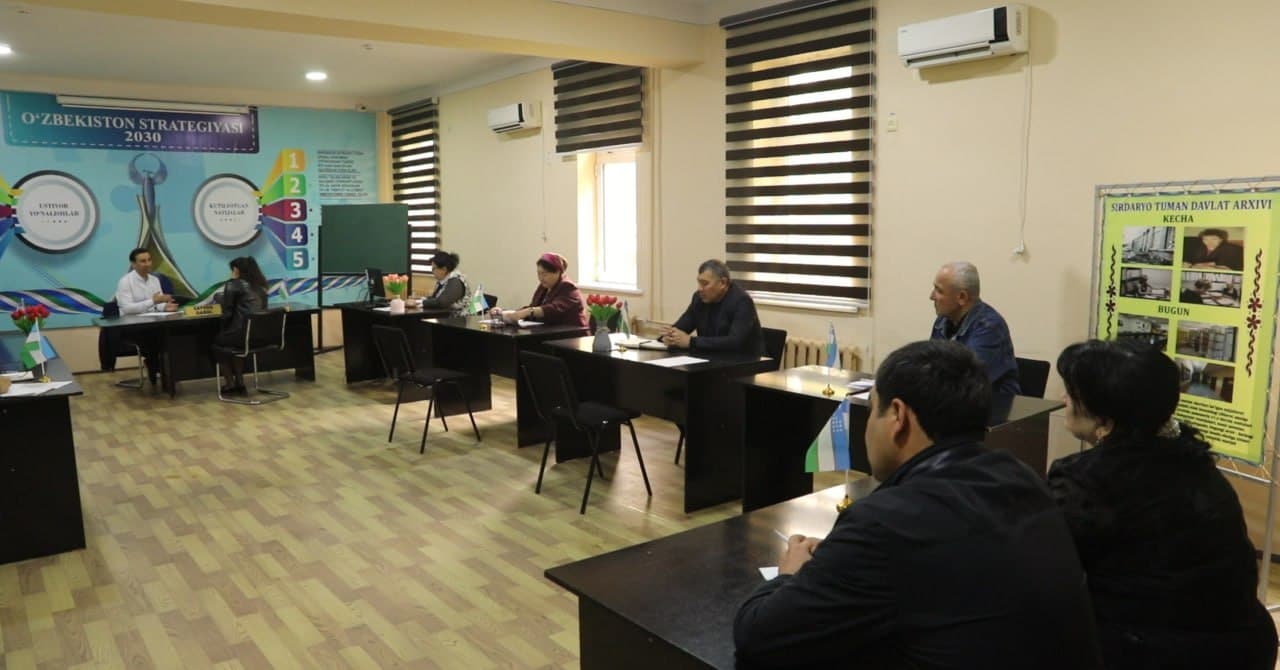 «Ўзархив» агентлиги директори ўринбосари Шерзод Садиков Сирдарё туман давлат архивида жисмоний ва юридик шахслар иштирокида сайёр қабул ўтказди.