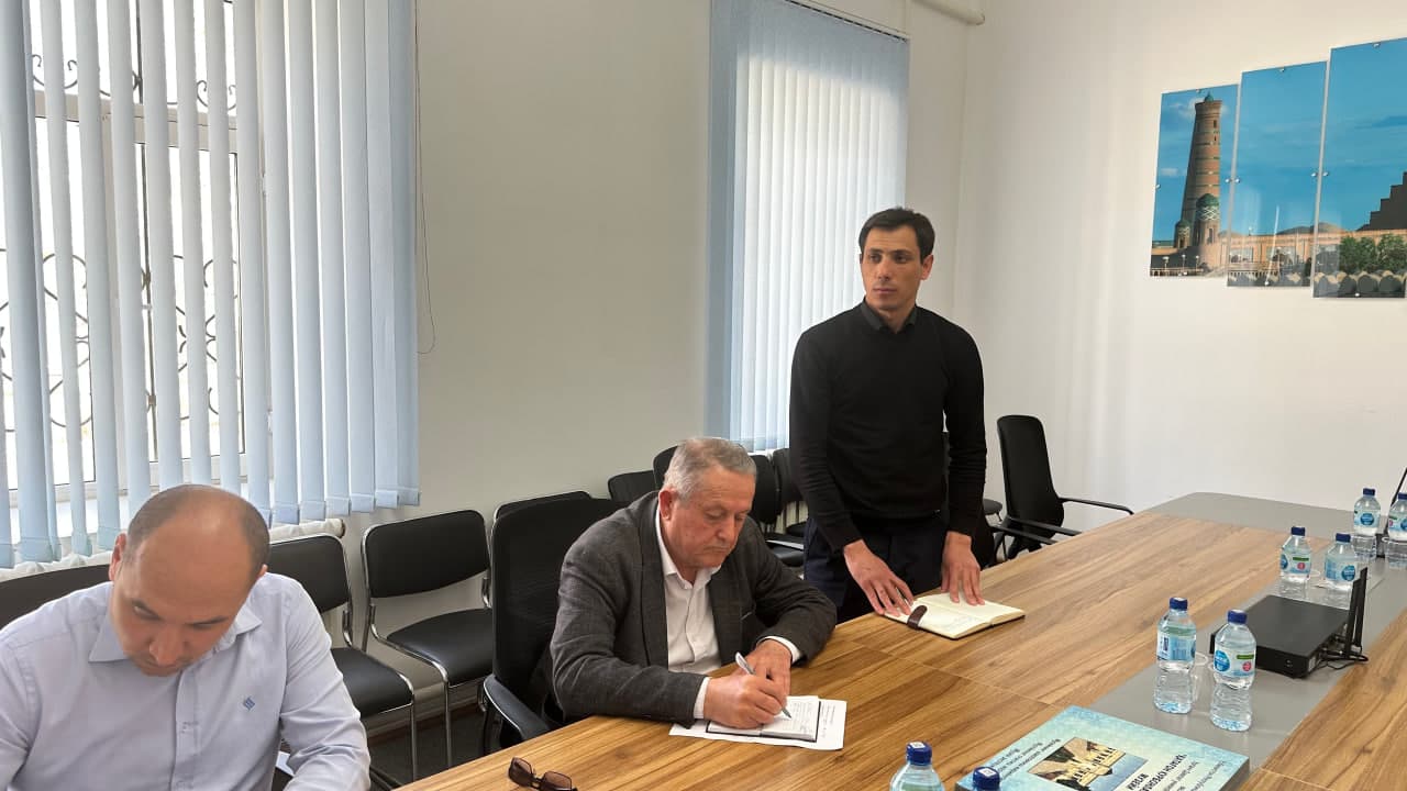 «Ўзархив» агентлиги директори Улуғбек Юсупов Хоразм вилоятидаги архив муассасалари раҳбарлари билан мулоқот ўтказди.