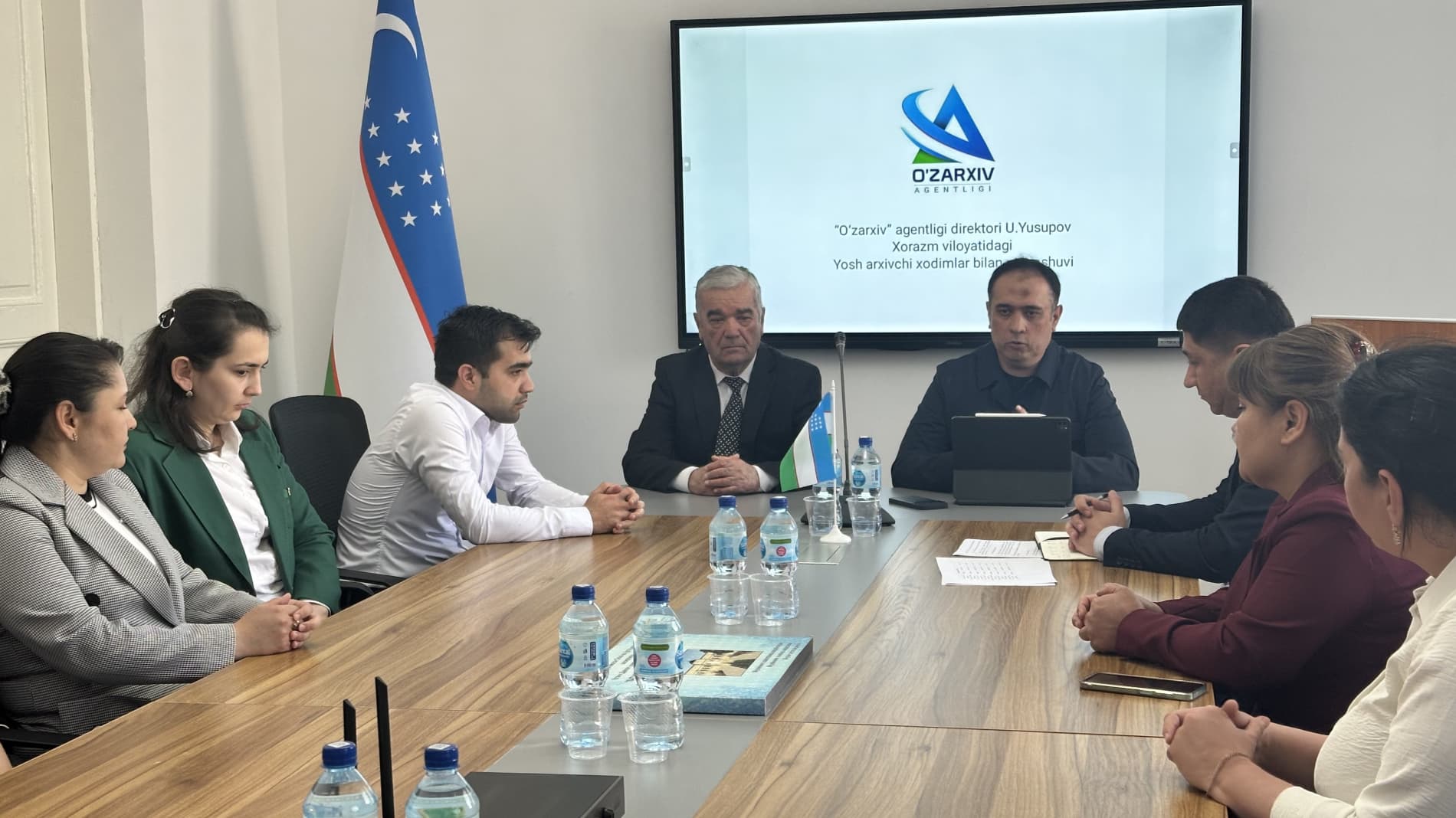 «Ўзархив» агентлиги директори У. Юсупов Хоразм вилоятидаги Ёш архивчи ходимлар билан учрашув ўтказди.