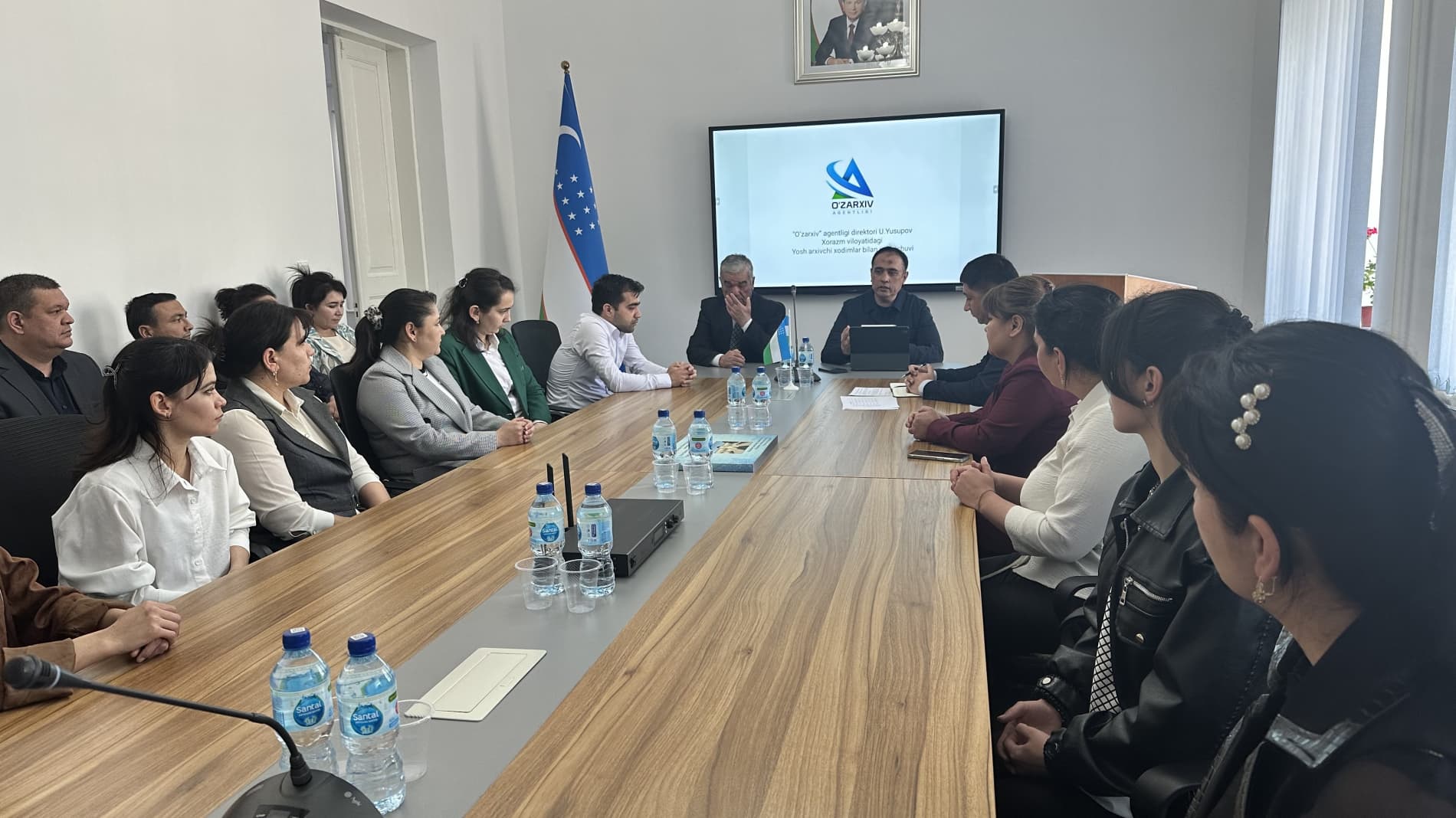«Ўзархив» агентлиги директори У. Юсупов Хоразм вилоятидаги Ёш архивчи ходимлар билан учрашув ўтказди.