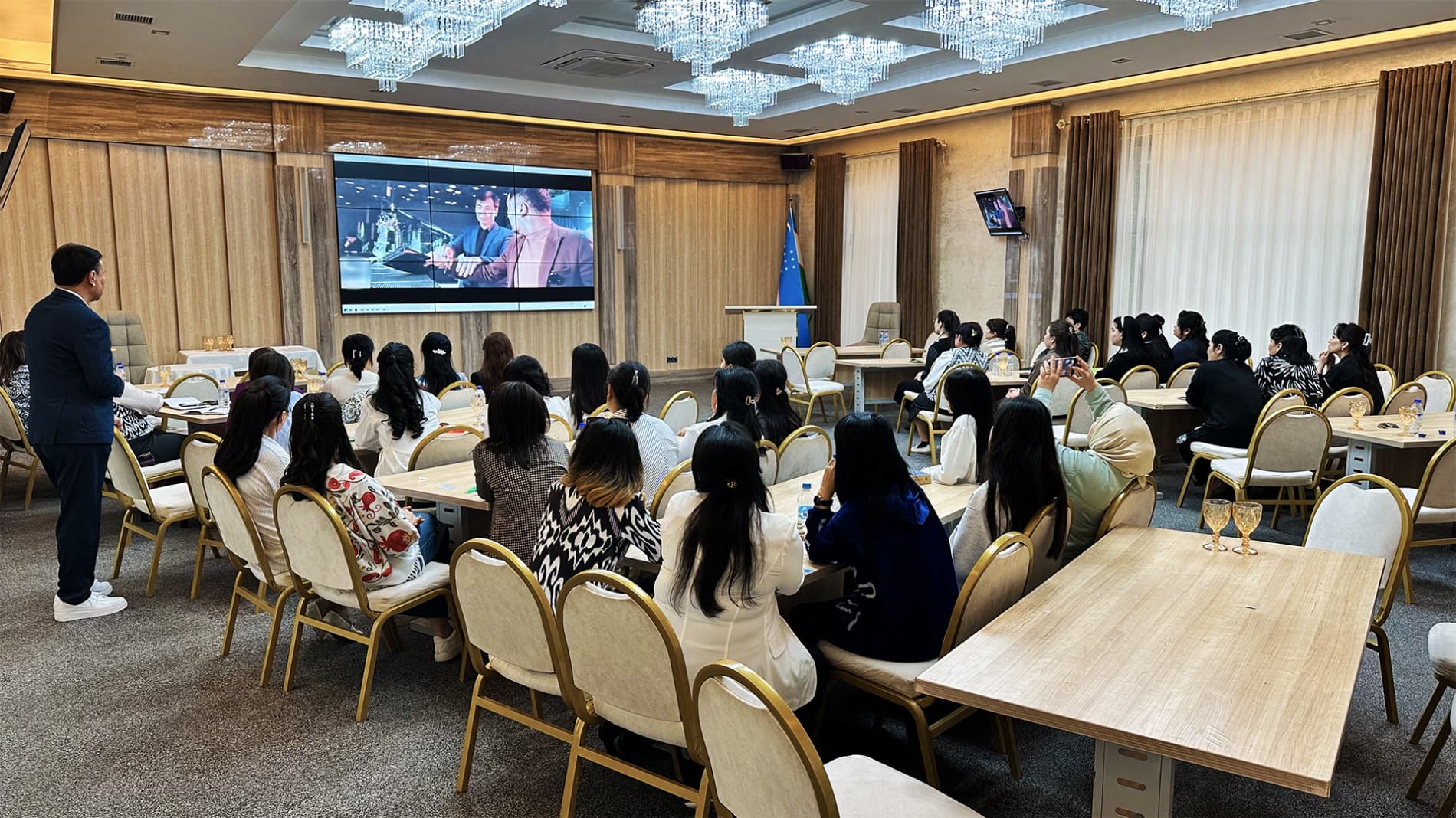 «Ўзархив» агентлиги тизимидаги архив муассасаларида фаолият юритаётган хотин-қизлар иштирокида “Коррупцияга қарши биргаликда курашамиз” мавзусида семинар-тренинг ташкил этилди.