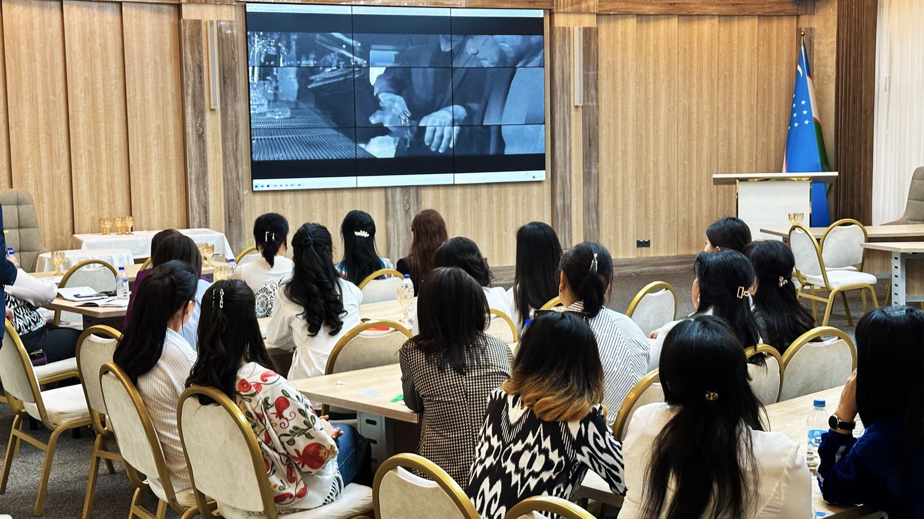 «Ўзархив» агентлиги тизимидаги архив муассасаларида фаолият юритаётган хотин-қизлар иштирокида “Коррупцияга қарши биргаликда курашамиз” мавзусида семинар-тренинг ташкил этилди.