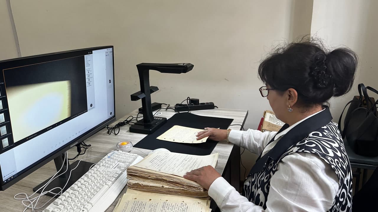 Татаристон Республикаси архивчилари делегацияси Бухоро вилояти Когон шаҳар давлат архивида бўлди