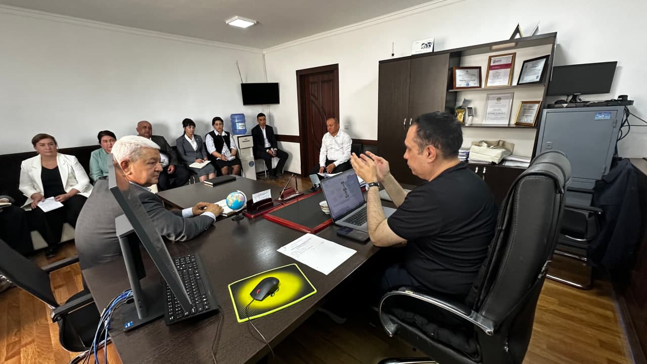 «Ўзархив» агентлиги директори Улуғбек Юсупов Бухоро вилоятидаги архив муассасалари раҳбарлари билан мулоқот ўтказди.