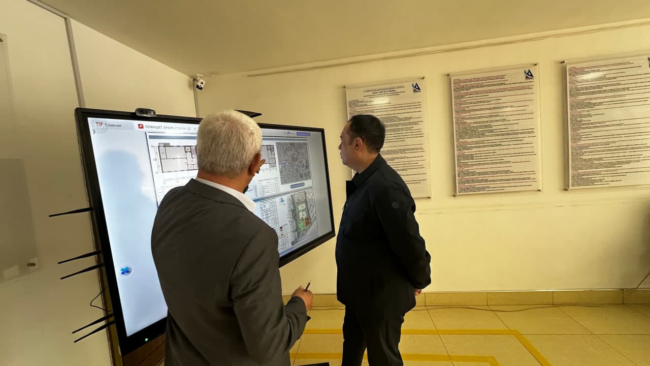 «Ўзархив» агентлиги директори У. Юсупов Бухоро вилоят давлат архивида бўлди