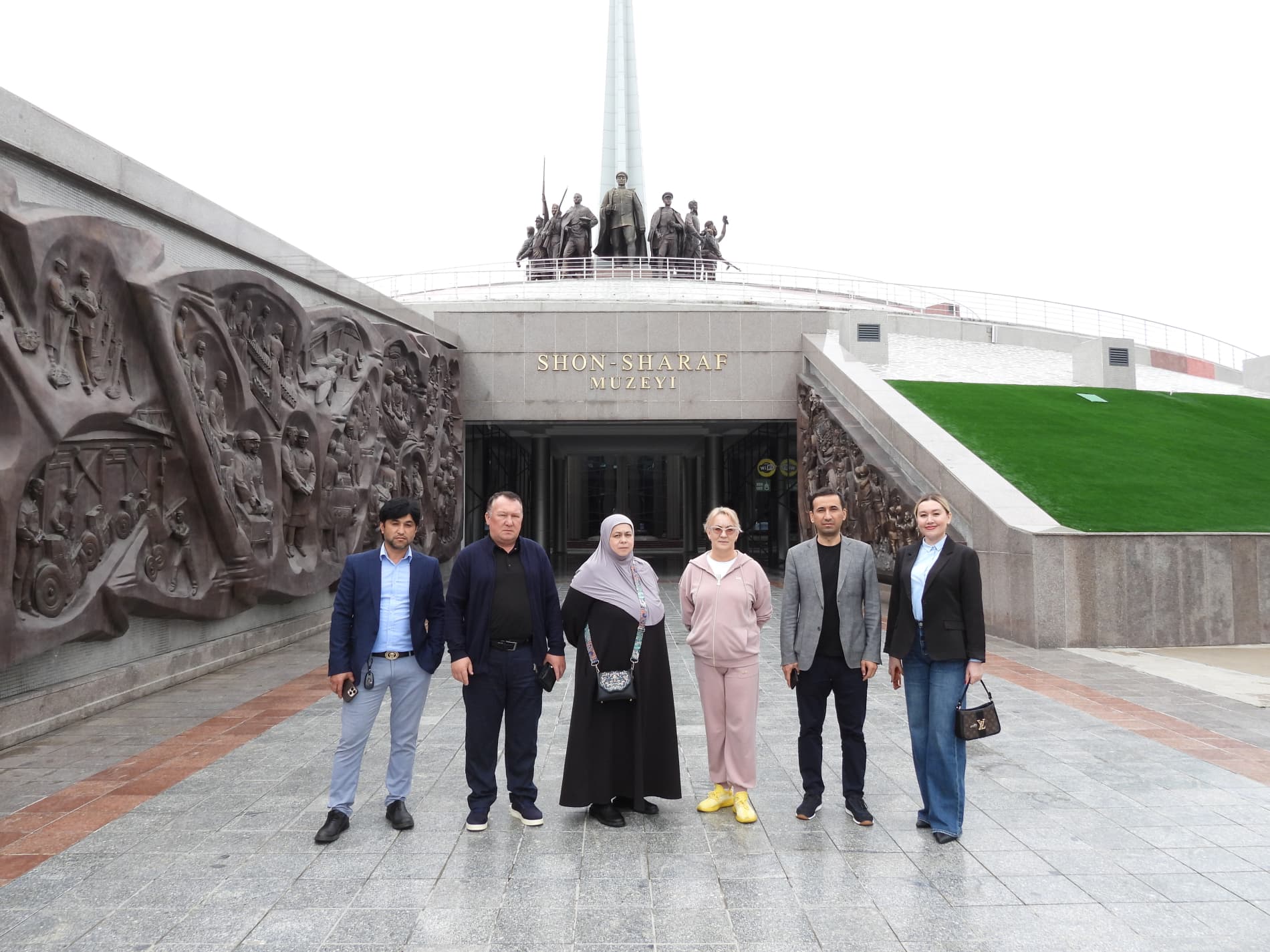 Tatariston delegatsiya vakillari G‘alaba bog‘i hamda “Shon-sharaf” muzeyiga tashrif buyurdilar.