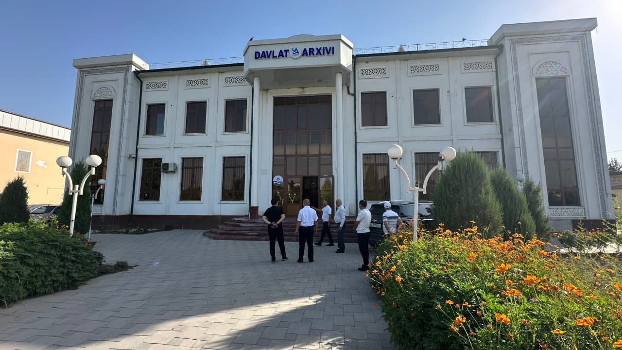 “Oʻzarxiv” agentligi direktori Ulugʻbek Yusupov Surxondaryo viloyatidagi davlat arxivlarida boʻldi