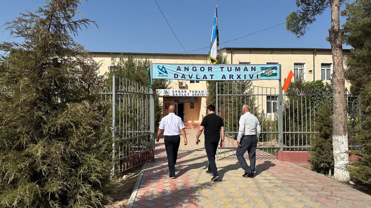 “Oʻzarxiv” agentligi direktori Ulugʻbek Yusupov Surxondaryo viloyatidagi davlat arxivlarida boʻldi