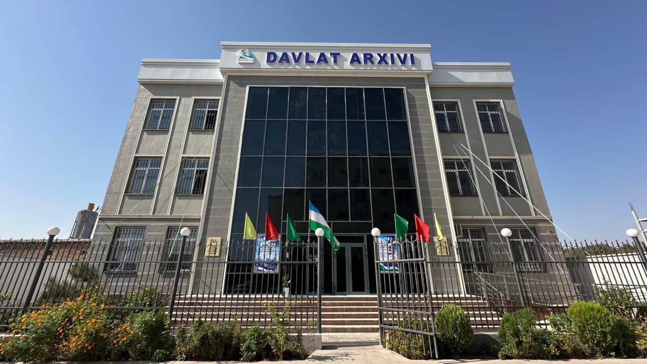 “Oʻzarxiv” agentligi direktori Ulugʻbek Yusupov Surxondaryo viloyatidagi davlat arxivlarida boʻldi