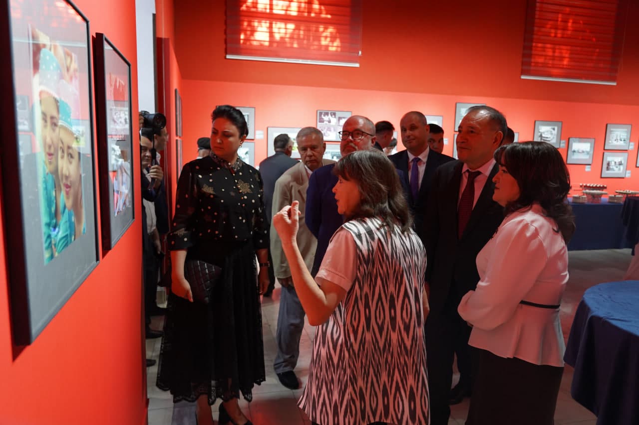 “Yagona Vatan, yagona xalq bo‘lib, yangi hayot va kelajak yaratamiz!” ezgu g‘oyasini o‘zida mujassam etgan “Mustaqillik xotirasi!” nomli fotoko‘rgazma tashkil etildi.
