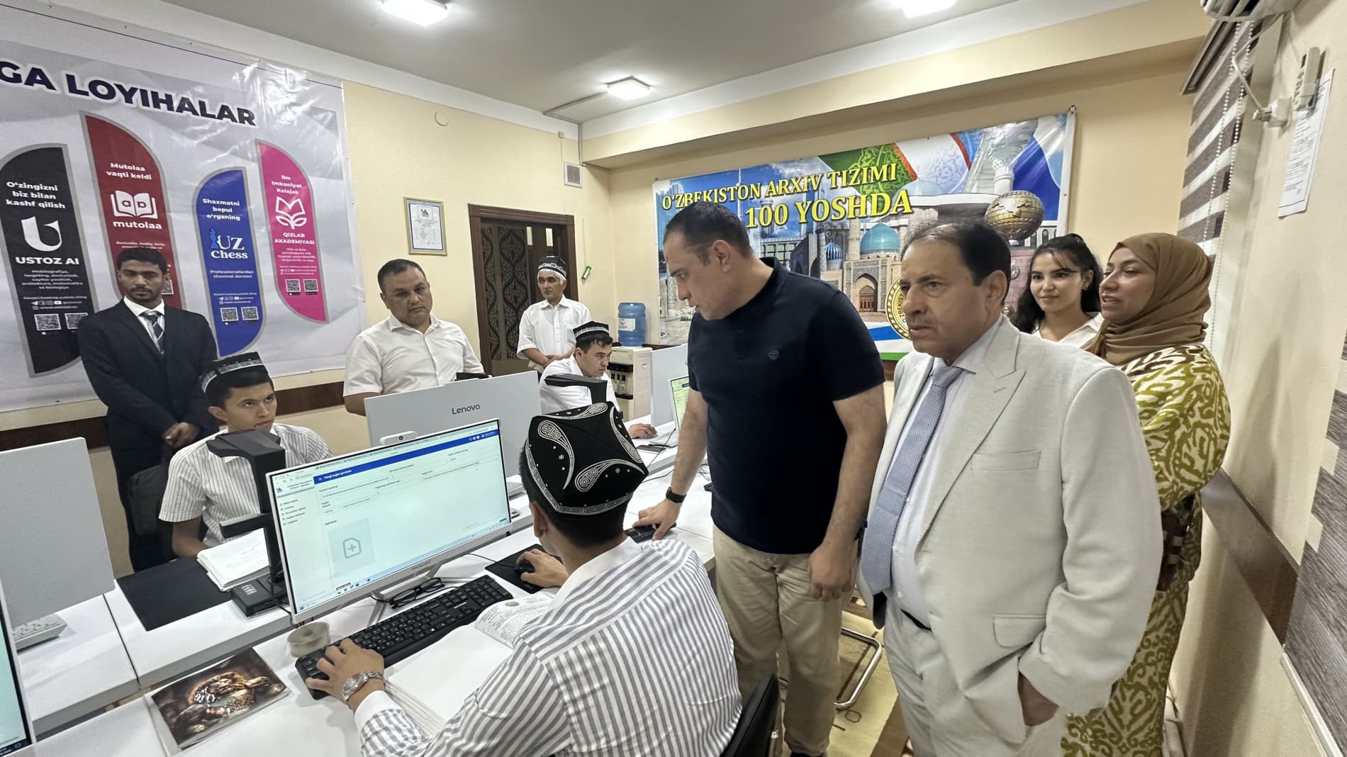 Уммон Султонлиги делегацияси Самарқанд туман давлат архиви фаолияти билан танишди