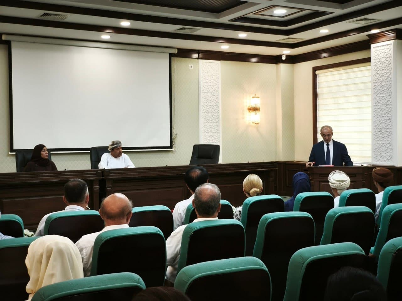 “O‘zarxiv” agentligi vakillari hamrohligida Ummon Sultonligi delegatsiyasi Sharqshunoslik institutida bo‘ldi