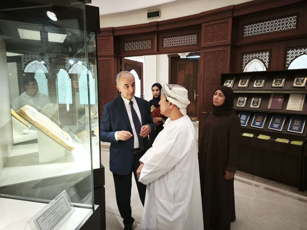 “O‘zarxiv” agentligi vakillari hamrohligida Ummon Sultonligi delegatsiyasi Sharqshunoslik institutida bo‘ldi