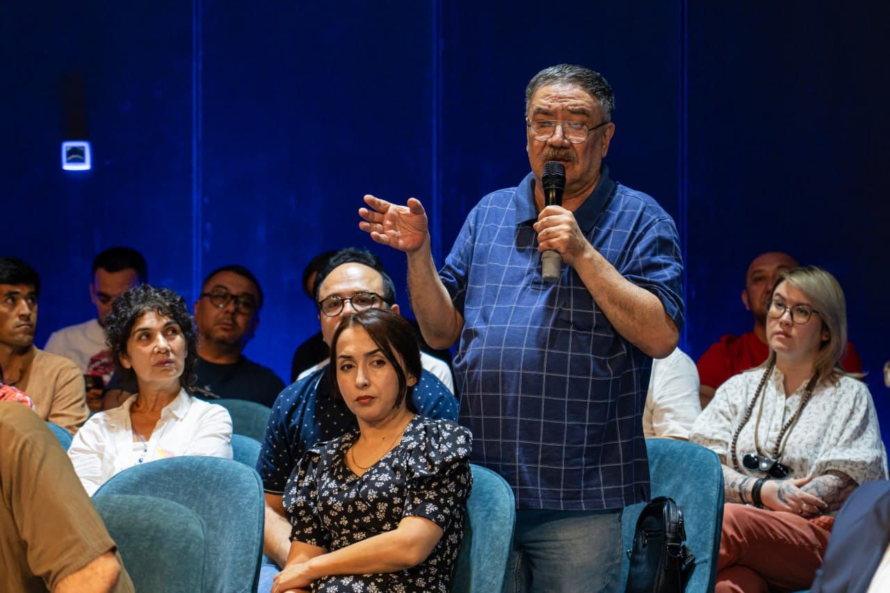 Soha haqida ochiq gaplashildi O‘zbekiston Respublikasi madaniyat vazirining birinchi o‘rinbosari — Kinematografiya agentligi direktori Jahongir Ahmedov kinoijodkorlar bilan ochiq muloqot o‘tkazdi.