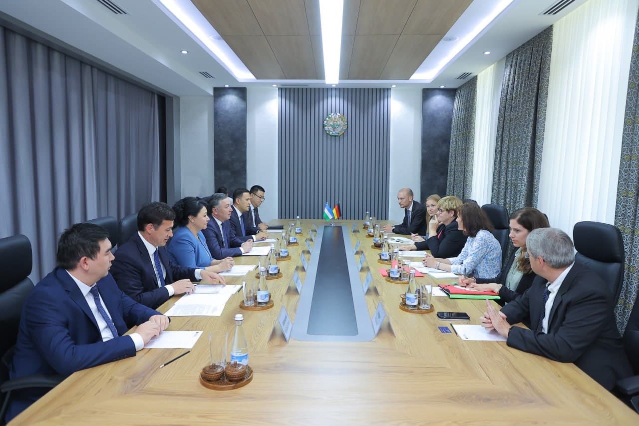 Bugun Kambag‘allikni qisqartirish va bandlik vaziri Behzod Musayev Germaniya Federativ Respublikasi Mehnat va ijtimoiy masalalar vaziri o'rinbosari, parlament a'zosi Anette Kramme bilan uchrashdi.