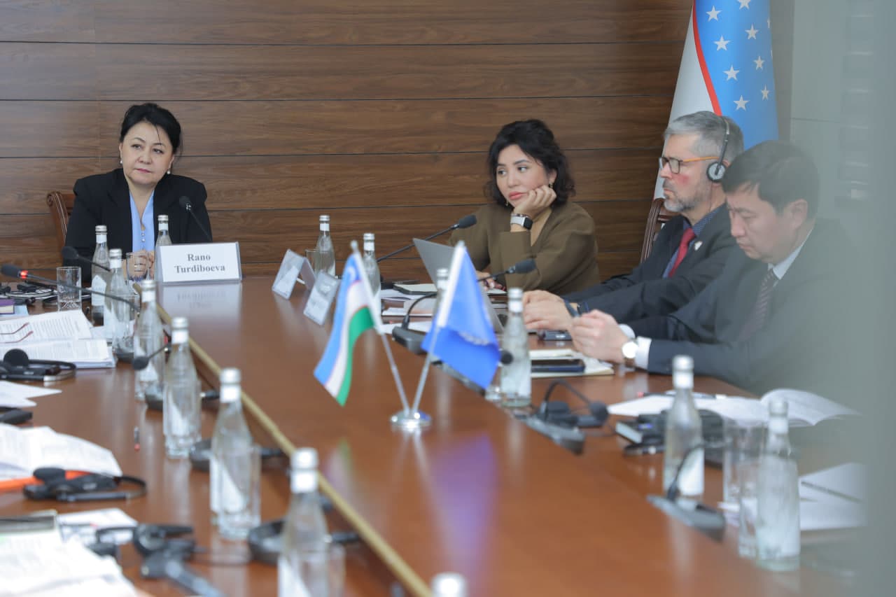 Давра суҳбати