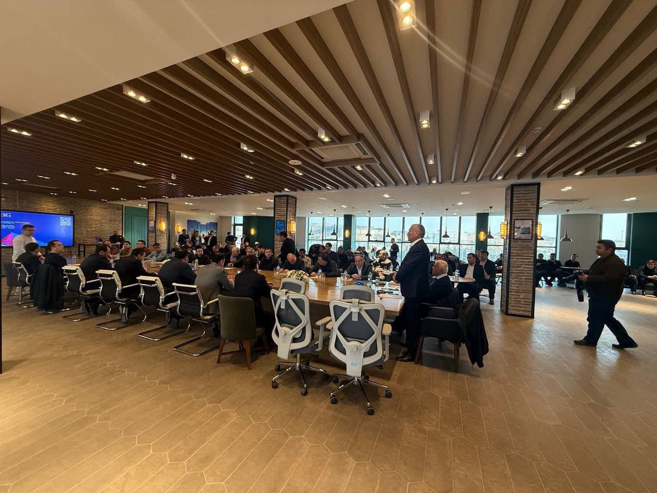 Samarqandda tadbirkorlar bilan ochiq muloqot bo‘lib o‘tdi