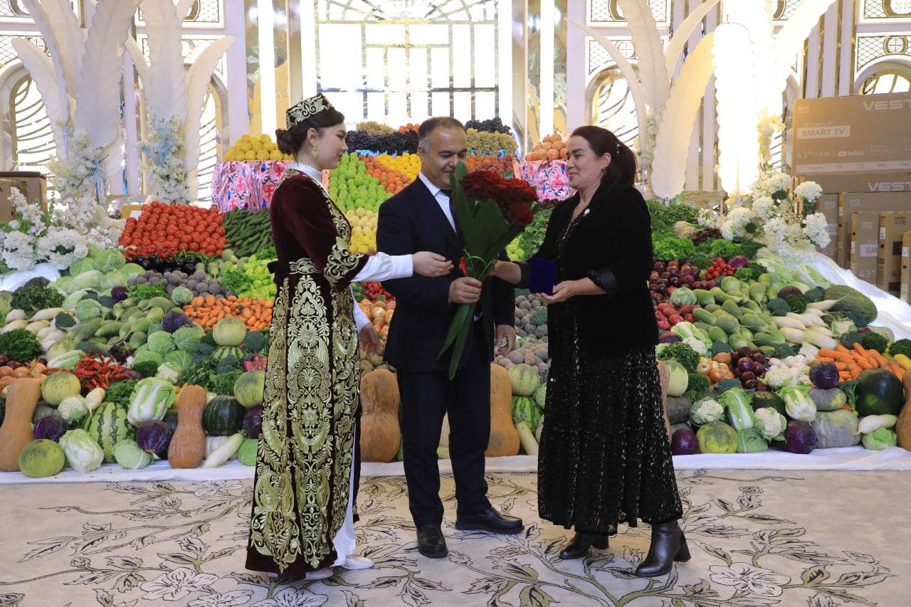 Mehnat e’tirofda – fidoyilar sharafda!