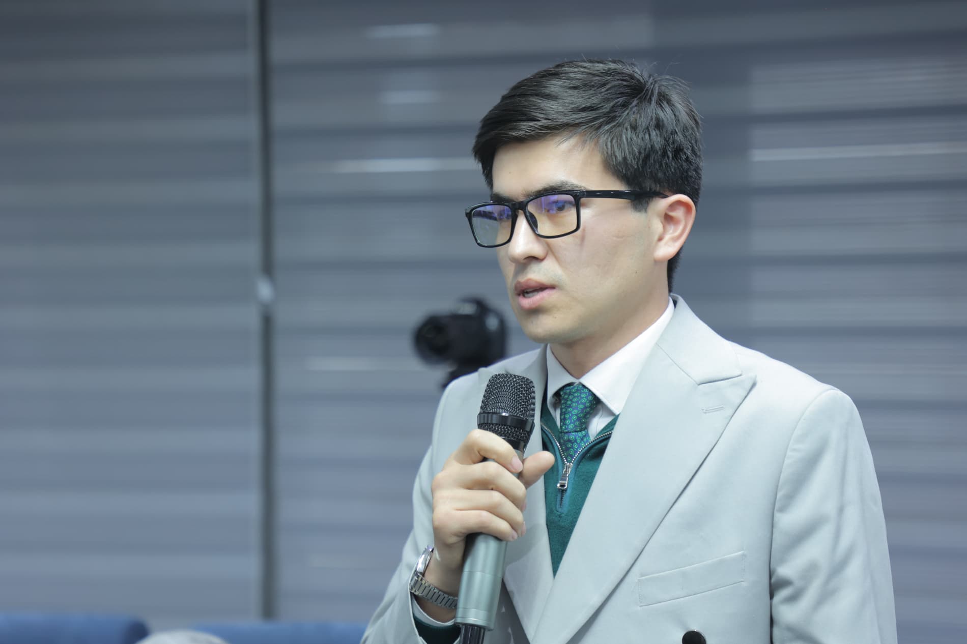 Vazir va yoshlar uchrashuvi