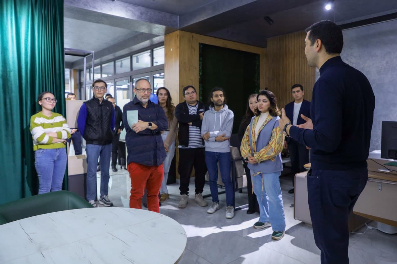 Wikipedia Founder Jimmy Wales in Uzbekistan