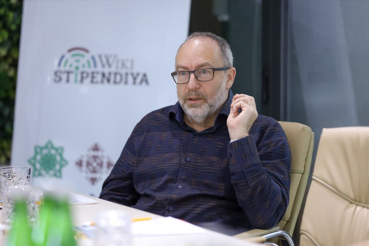 Wikipedia Founder Jimmy Wales in Uzbekistan