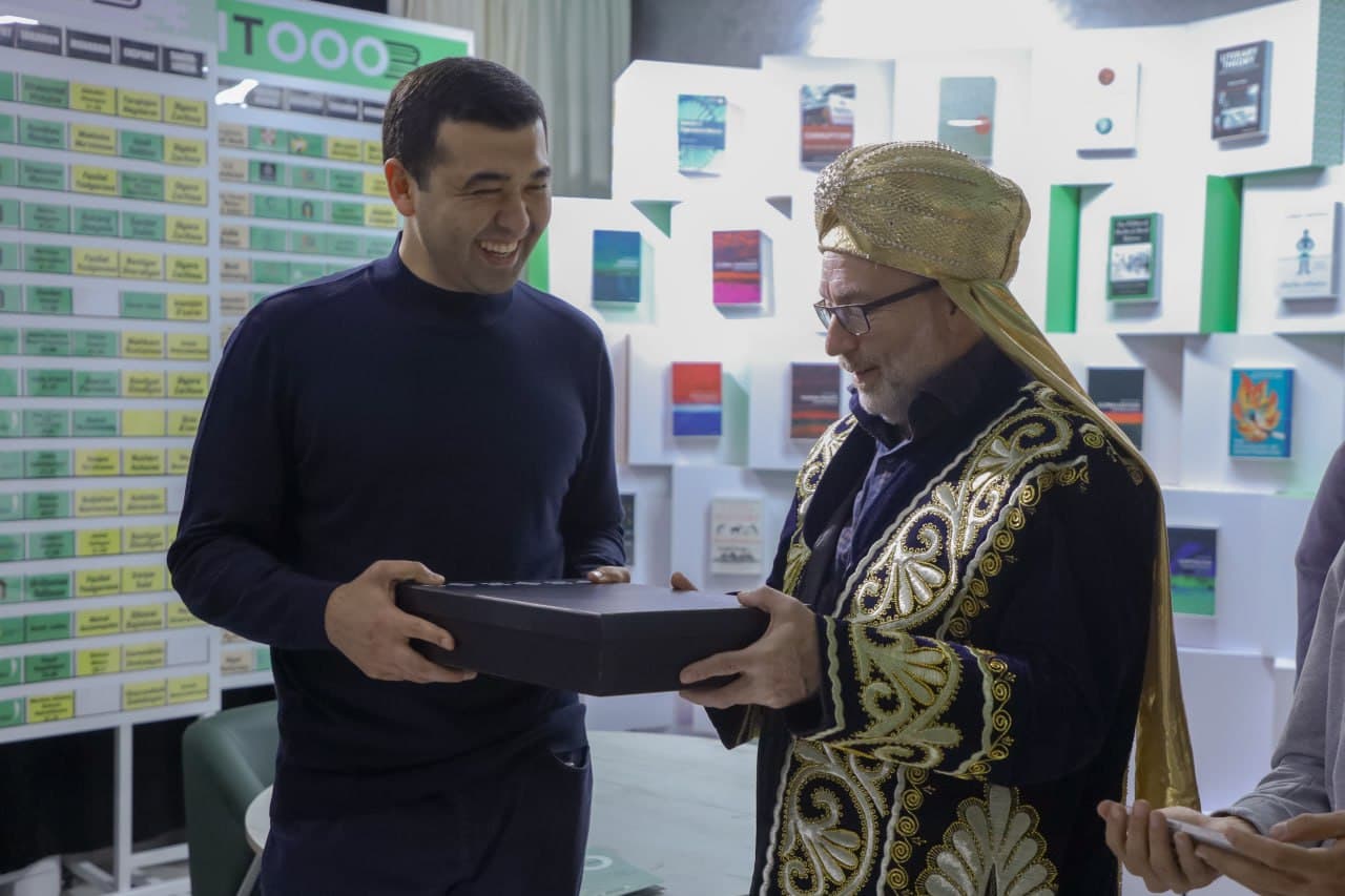 Wikipedia Founder Jimmy Wales in Uzbekistan