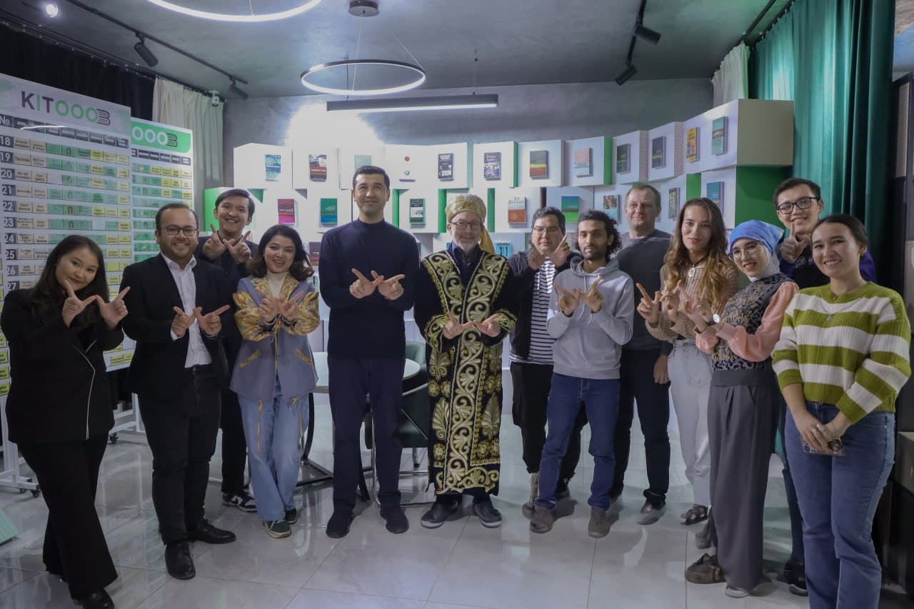 Wikipedia Founder Jimmy Wales in Uzbekistan