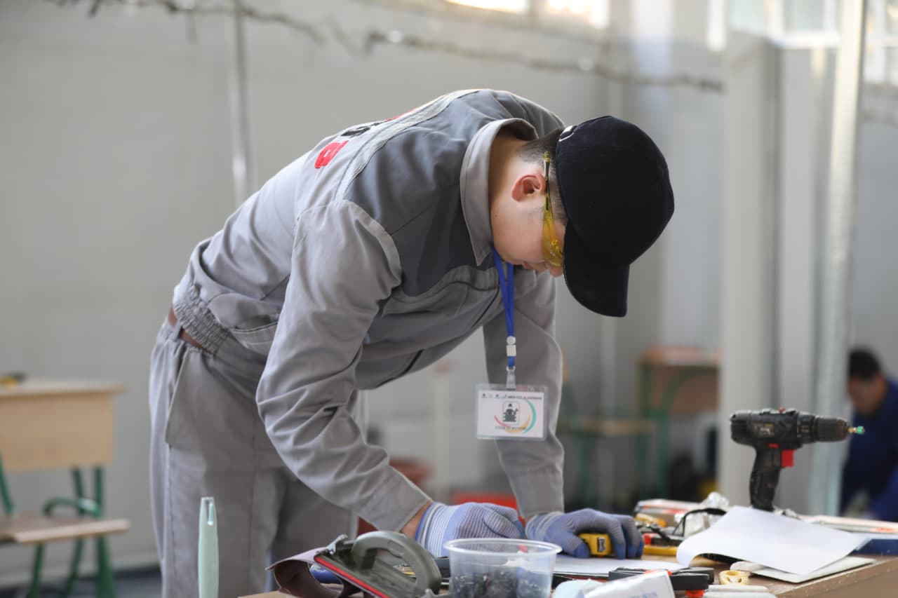 Eng kuchli kasb egalari final bosqichida kuch sinashmoqda!