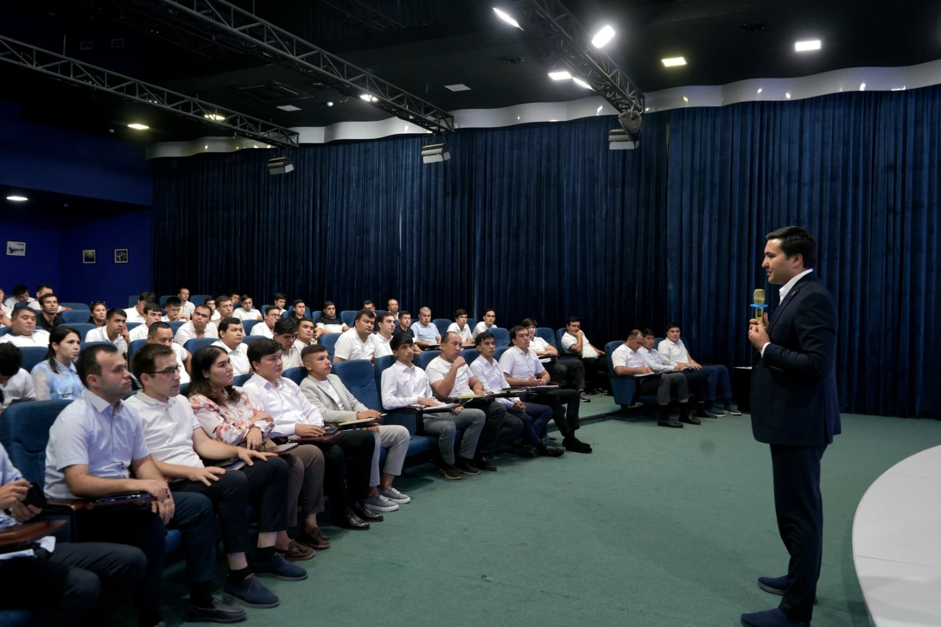 Mahalladagi yoshlar yetakchilari uchun o‘quv-seminar