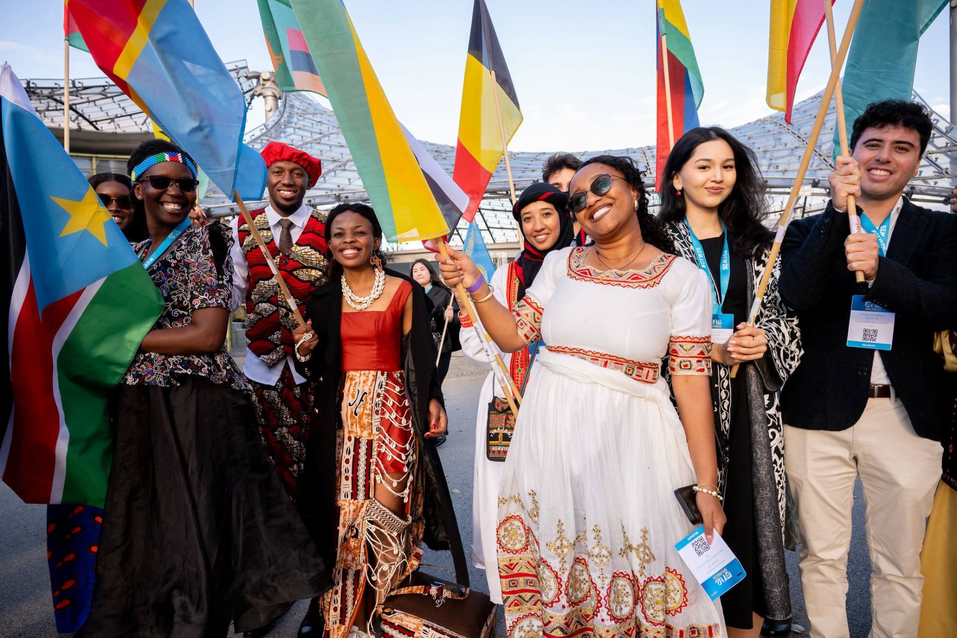 Молодёжь Узбекистана на саммите «Единый молодой мир 2025»!