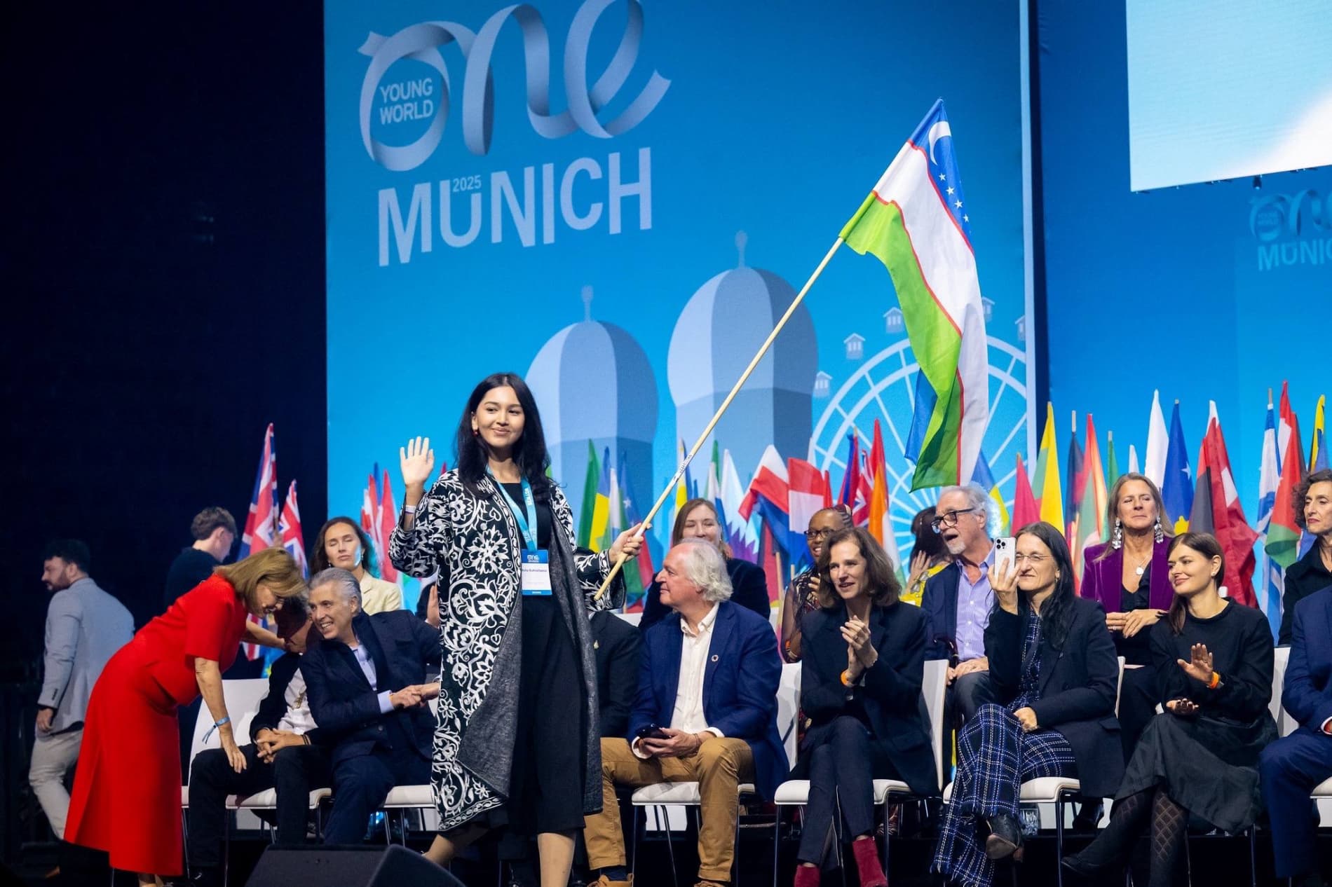 Молодёжь Узбекистана на саммите «Единый молодой мир 2025»!