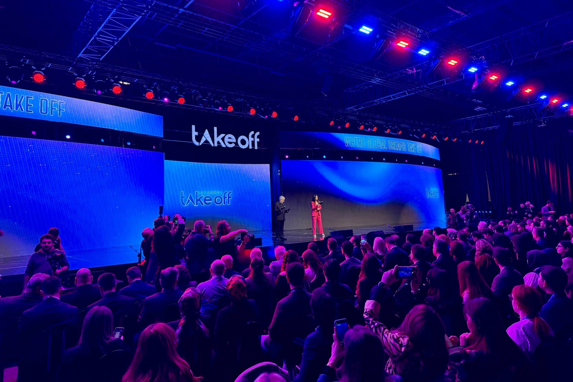 O‘zbekiston yoshlari “Take Off” 2025 startap sammitida