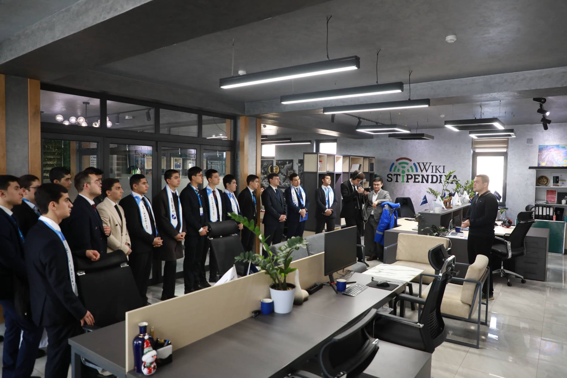 “El-yurt umidi” stipendiatlari Yoshlar ishlari agentligida