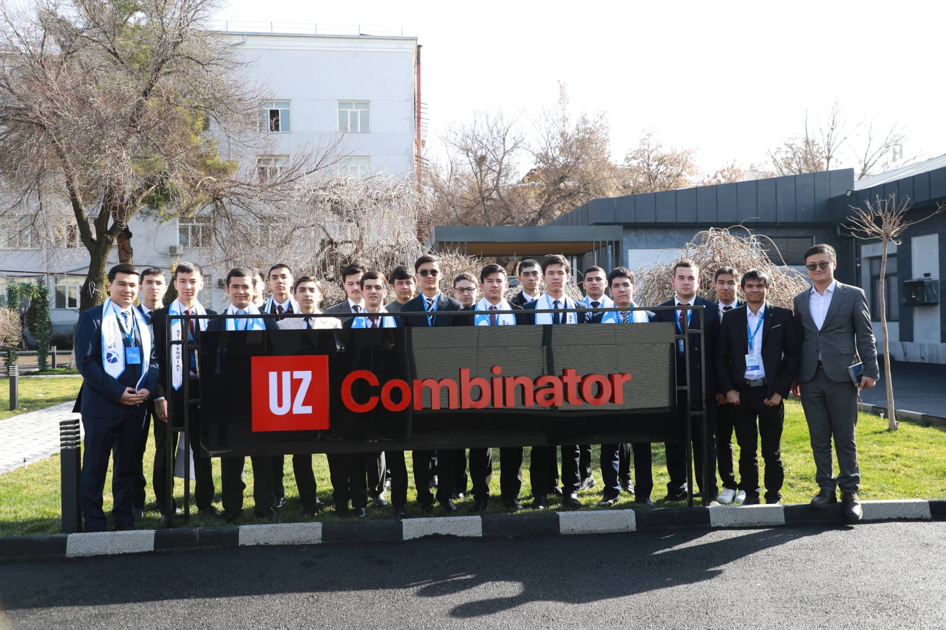 “El-yurt umidi” stipendiatlari Yoshlar ishlari agentligida