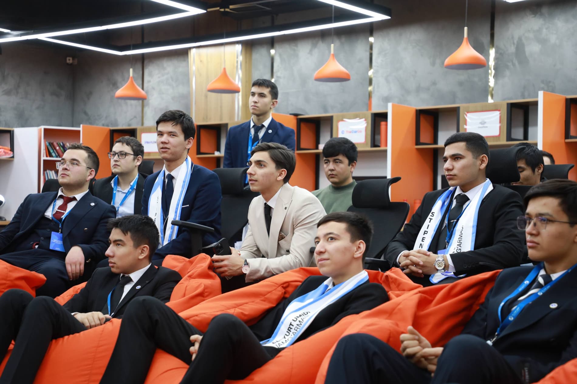 “El-yurt umidi” stipendiatlari Yoshlar ishlari agentligida