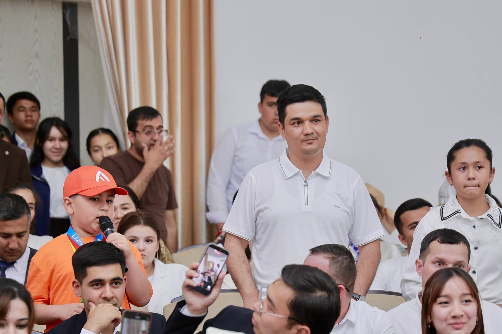 Ochiq muloqot: Yoshlarning qanday takliflari qo‘llab-quvvatlandi?