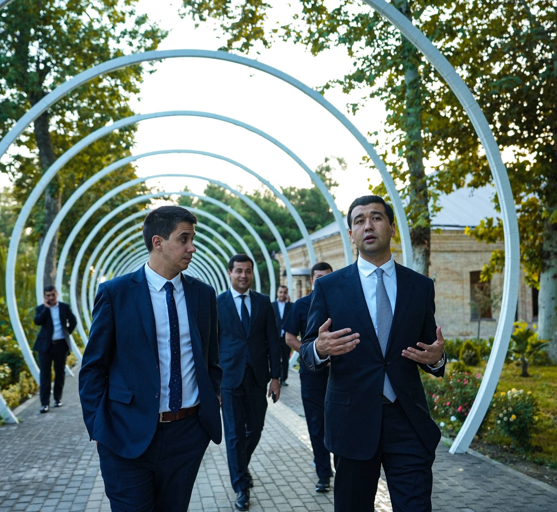Felipe Paullier Samarqanddagi Yoshlar kreativ shaharchasida mehmon bo‘ldi