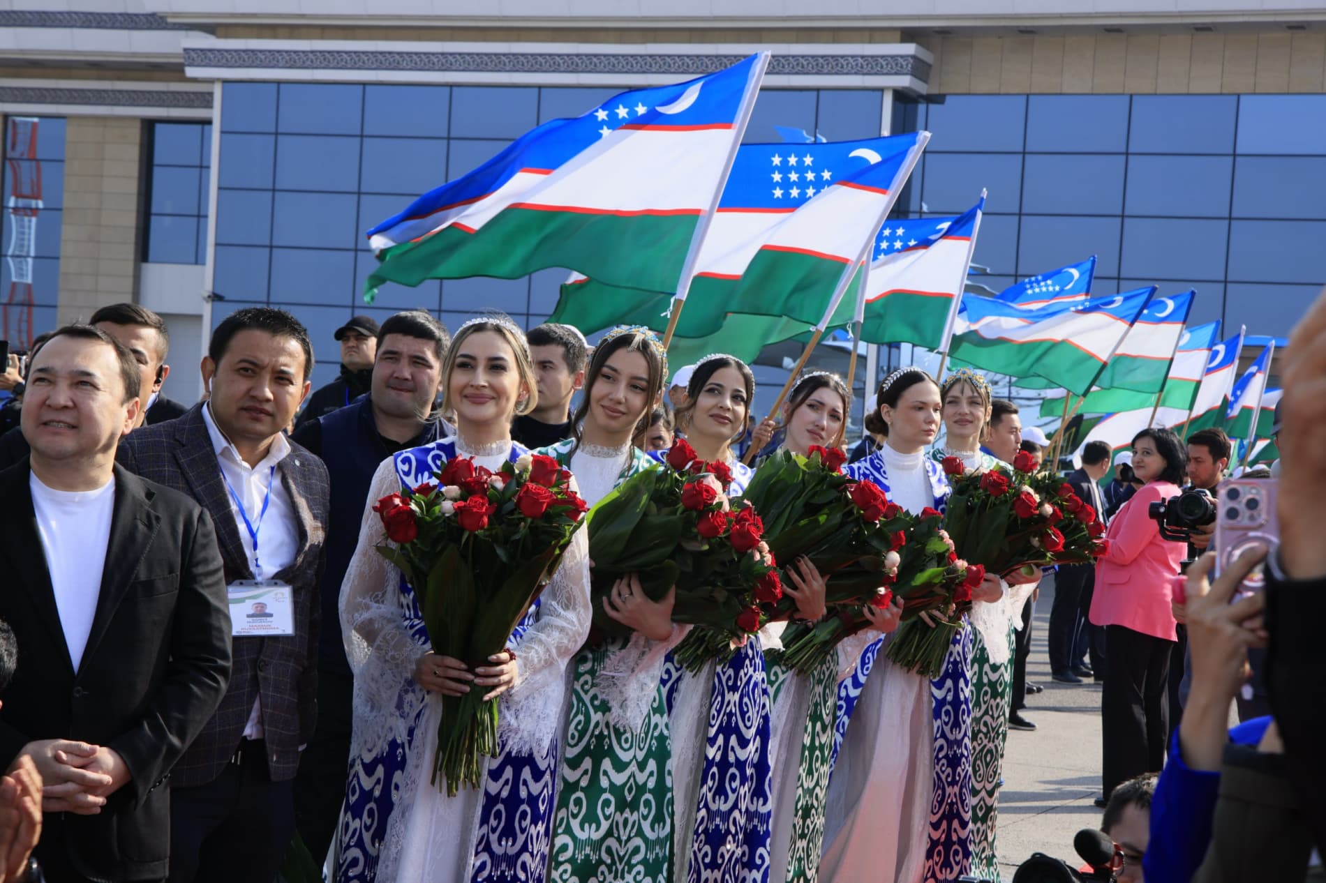 Uzbekistan’s Para Athletes Receive a Hero’s Welcome Home After Historic Victories!