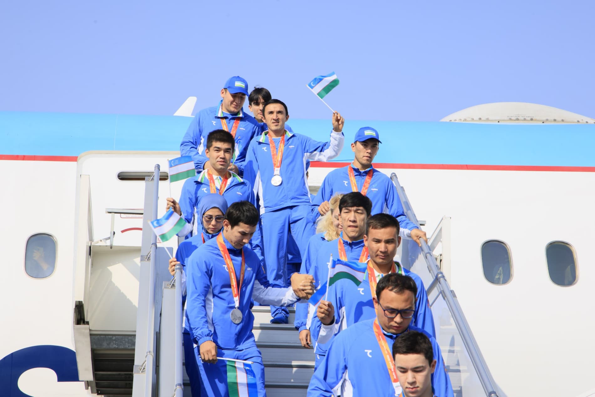 Uzbekistan’s Para Athletes Receive a Hero’s Welcome Home After Historic Victories!