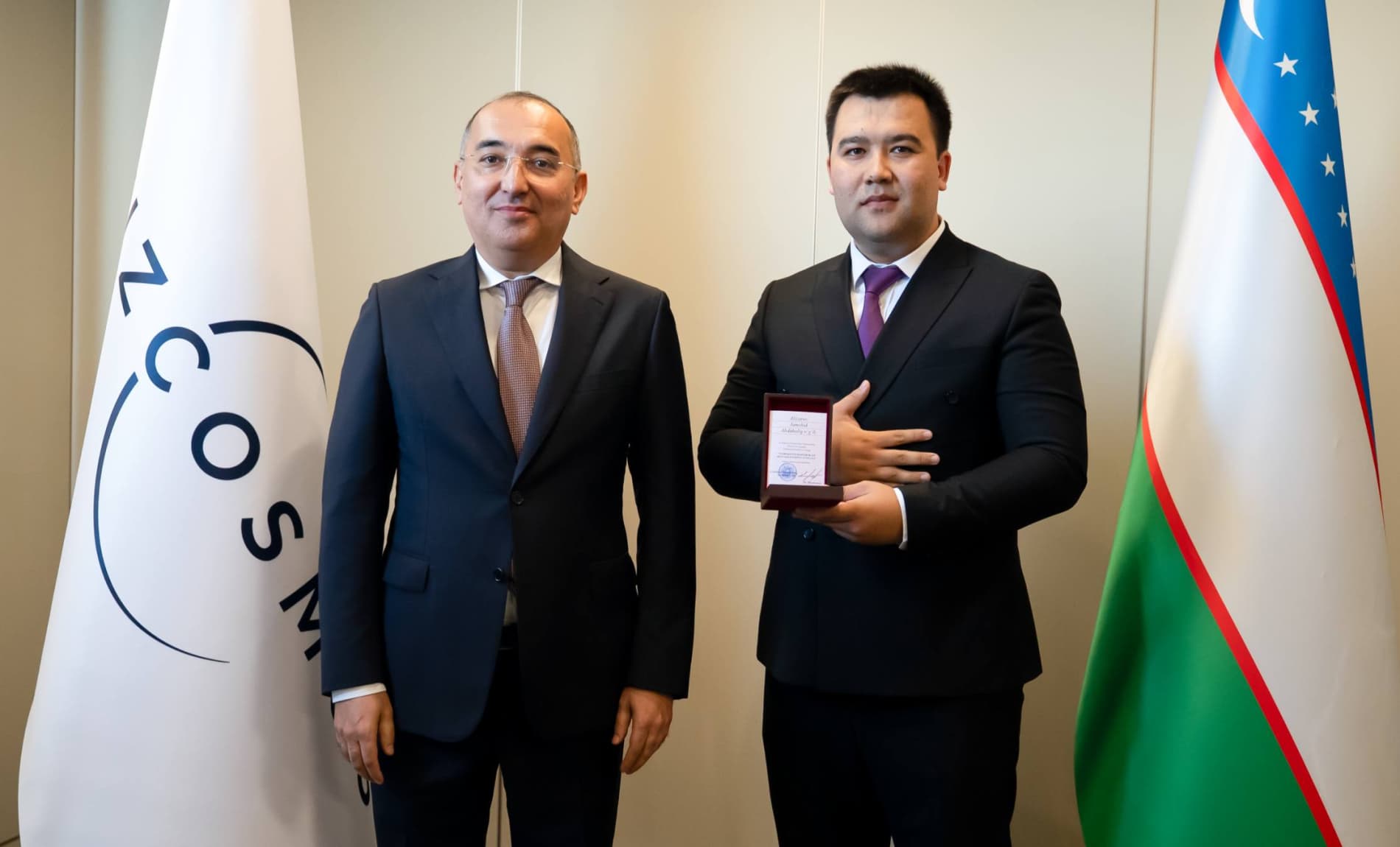 “O‘zbekkosmos” agentligi xodimlari esdalik nishonlari bilan taqdirlandi