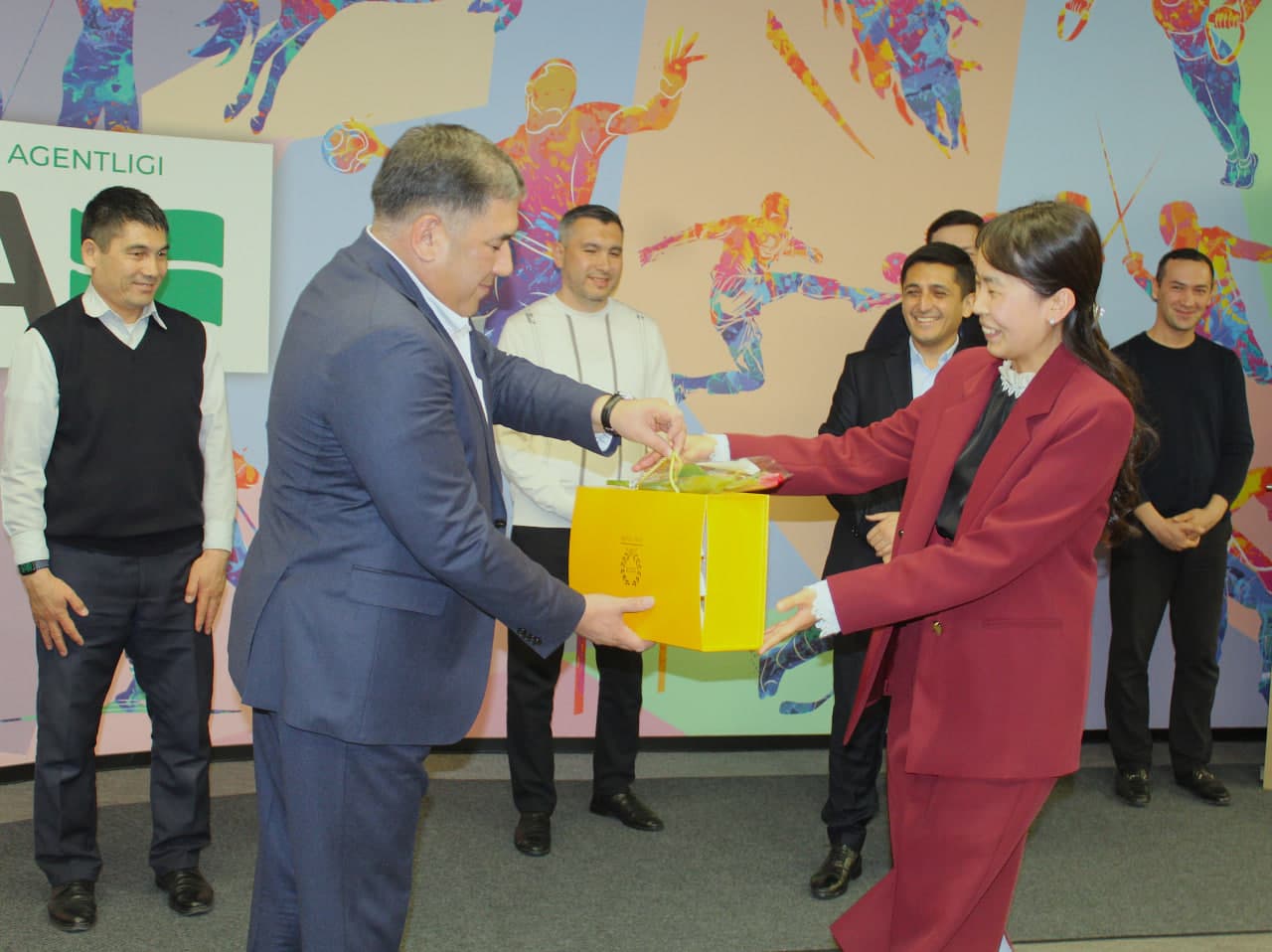 8-mart bayrami munosabati bilan Agentlik xotin-qizlariga ehtirom bildirildi