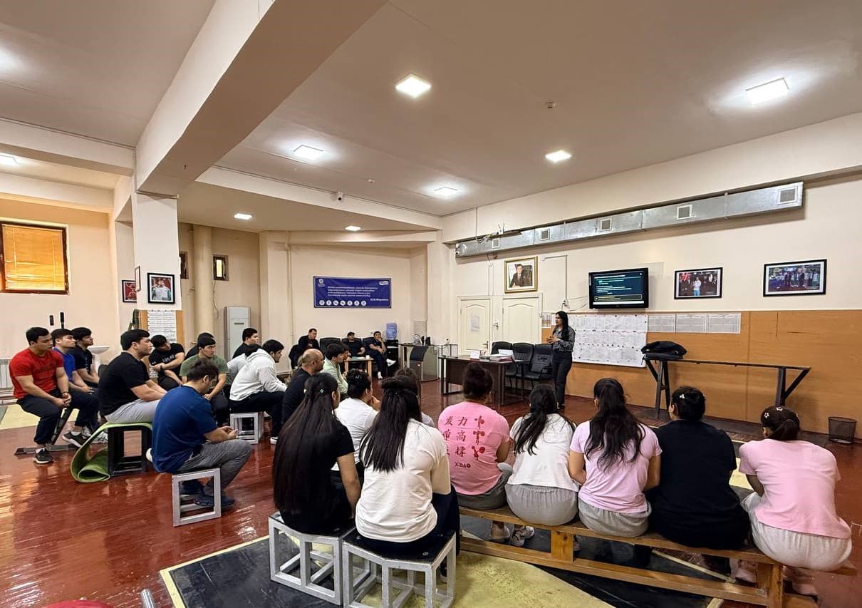 Og‘ir atletikachilar uchun qonunchilik va antidoping yangiliklari yuzasidan seminar o‘tkazildi