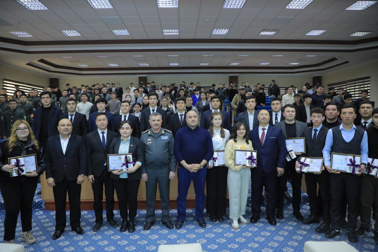 Toshkent axborot texnologiyalari universiteti Farg‘ona filiali, O‘zbekiston yoshlar ittifoqi Farg‘ona viloyati kengashi hamda sharqiy harbiy okrugi bilan hamkorlikda “General va yoshlar” uchrashuvi bo‘lib o‘tdi.