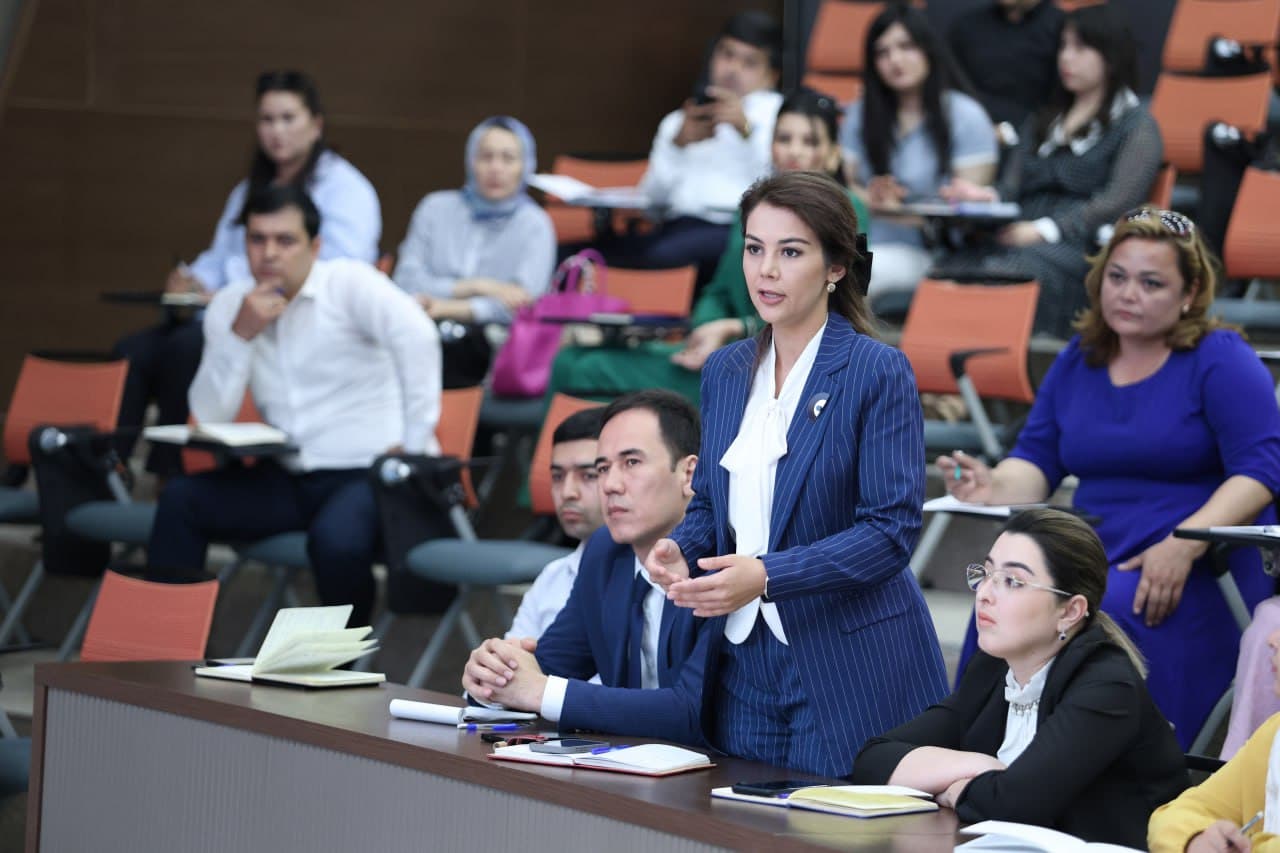 Вазирлик тизим ташкилотлари ҳамда олий таълим муассасаларининг юридик хизмат ва кадрлар бўлими ходимлари учун семинар ташкил этилди