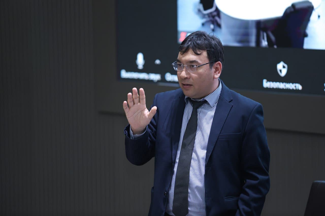 Вазирлик тизим ташкилотлари ҳамда олий таълим муассасаларининг юридик хизмат ва кадрлар бўлими ходимлари учун семинар ташкил этилди