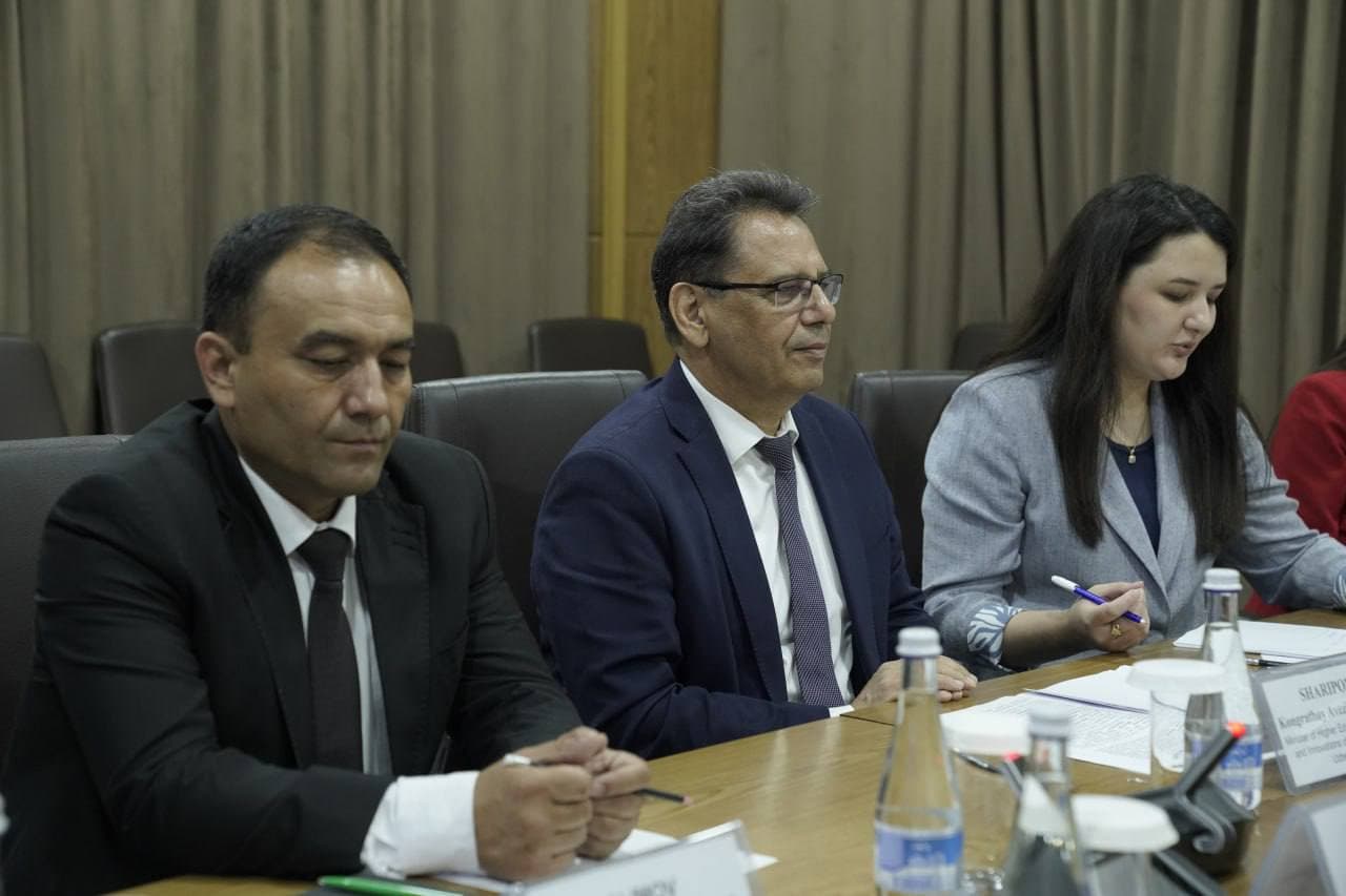 Вебстер университети президенти "Олий таълим аълочиси" кўкрак нишони билан тақдирланди