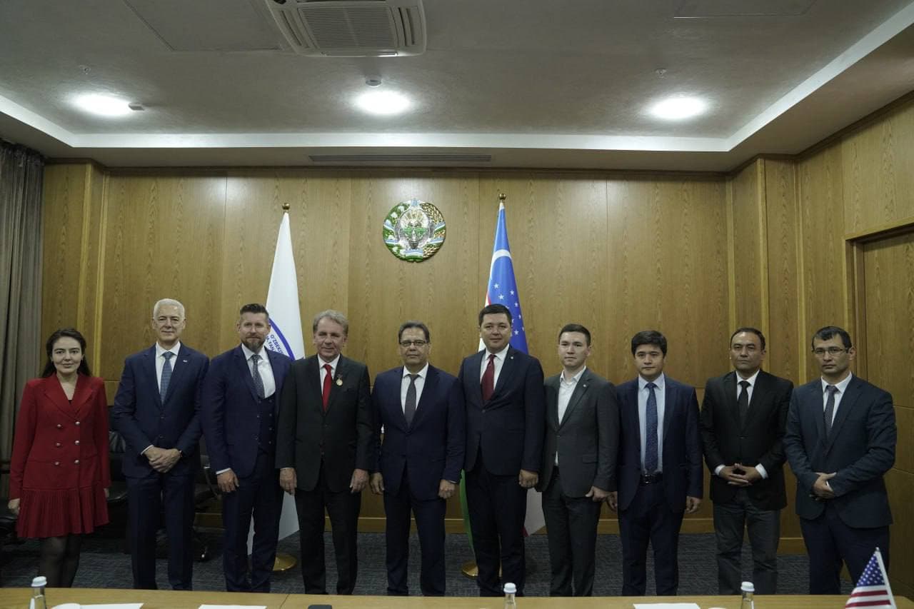 Вебстер университети президенти "Олий таълим аълочиси" кўкрак нишони билан тақдирланди