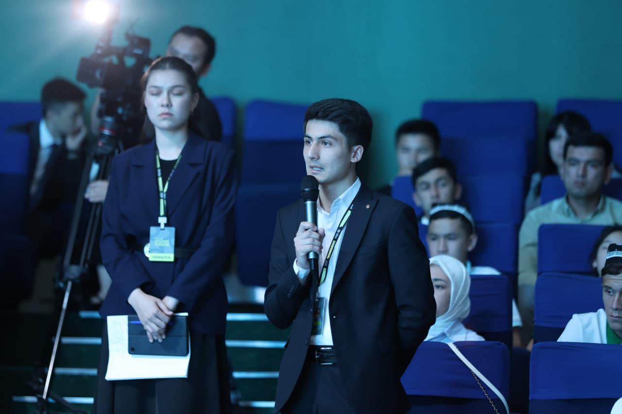 Vazir Bolalar forumi doirasida tashkil etilgan “Rahbar va bolalar” uchrashuvida qatnashdi