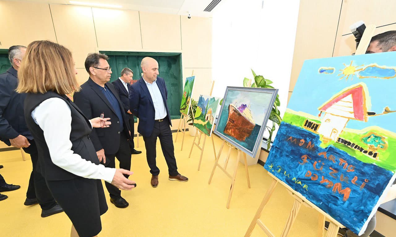 Oliy ta’lim, fan va innovatsiyalar vaziri Qorabog‘dagi Mirzo Ulug‘bek maktabiga tashrif buyurdi